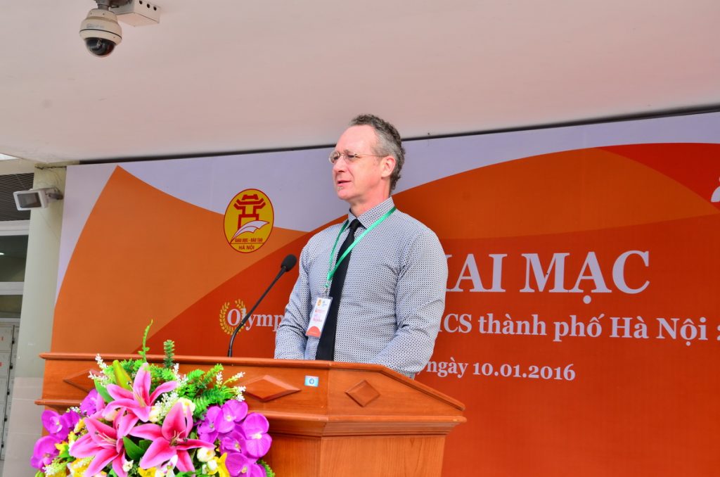 Ông Gavan Iacono, Tổng giám đốc Language Link Việt Nam phát biểu tại Lễ khai mạc cuộc thi